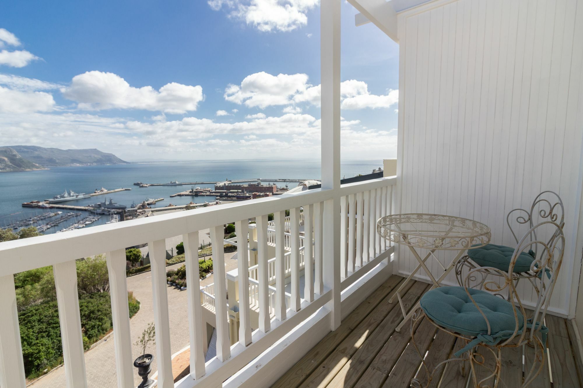 Penguin Palace Simonʼs Town Exteriör bild