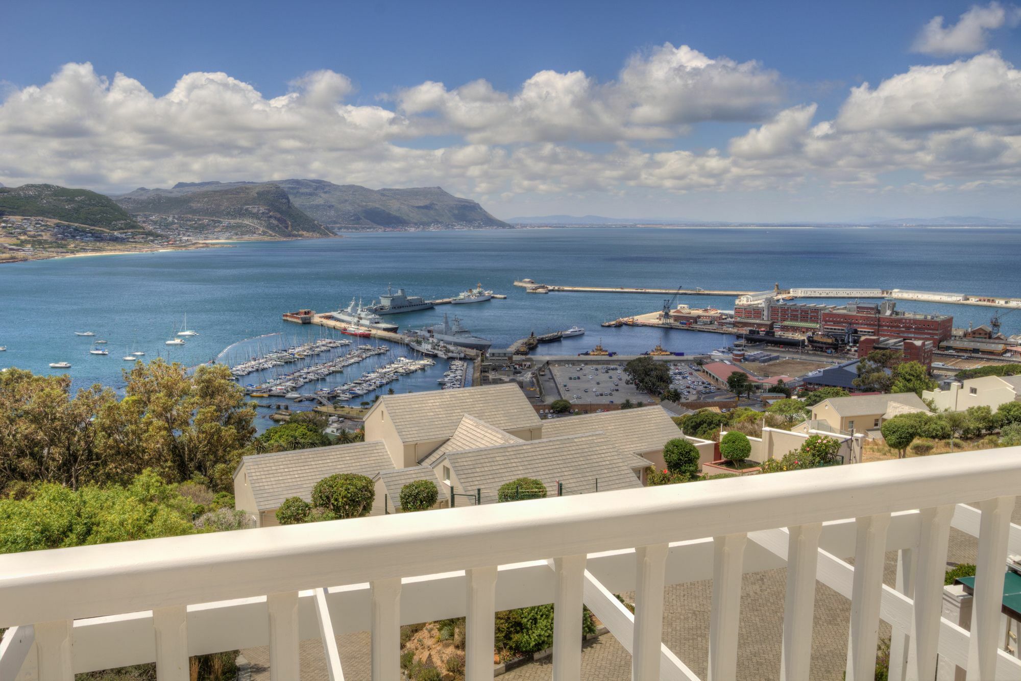 Penguin Palace Simonʼs Town Exteriör bild